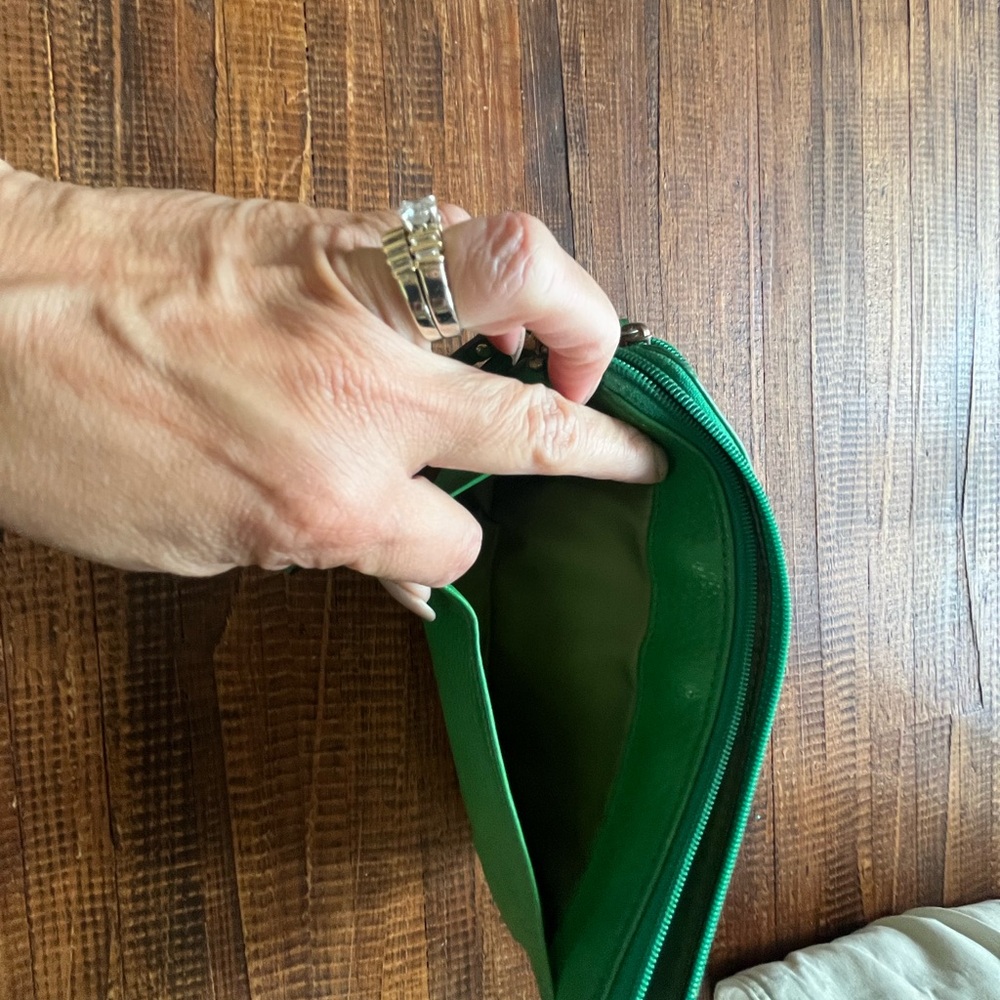 Coach Vibrant Green Leather Wrislet Wallet - Picture 3 of 9